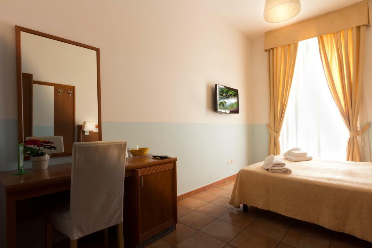 Few Steps From St Peter Bed & Breakfast Ngoại thất bức ảnh