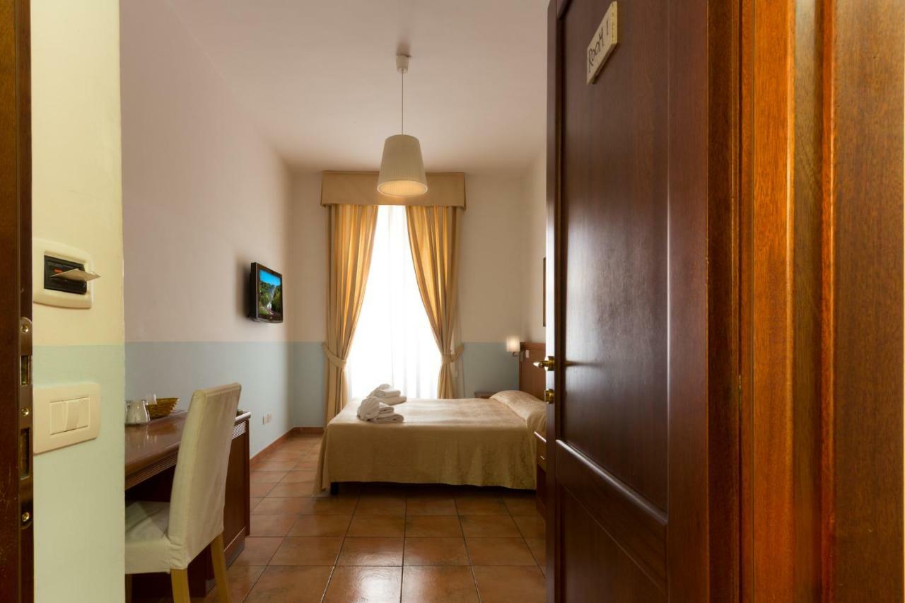 Few Steps From St Peter Bed & Breakfast Ngoại thất bức ảnh